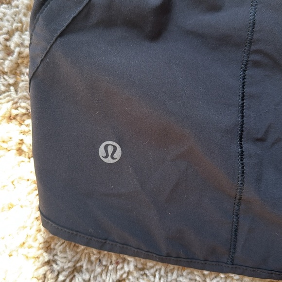 Lululemon Track That Mid-Rise Lined Shorts 5” - Picture 4 of 4